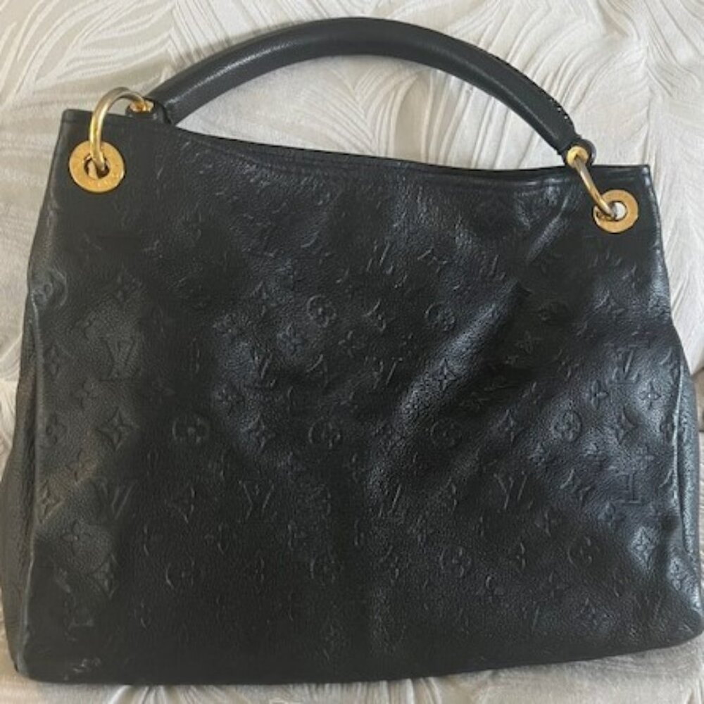 Louis Vuitton Artsy MM Black Monogram Bag - DATE CODE CA4161